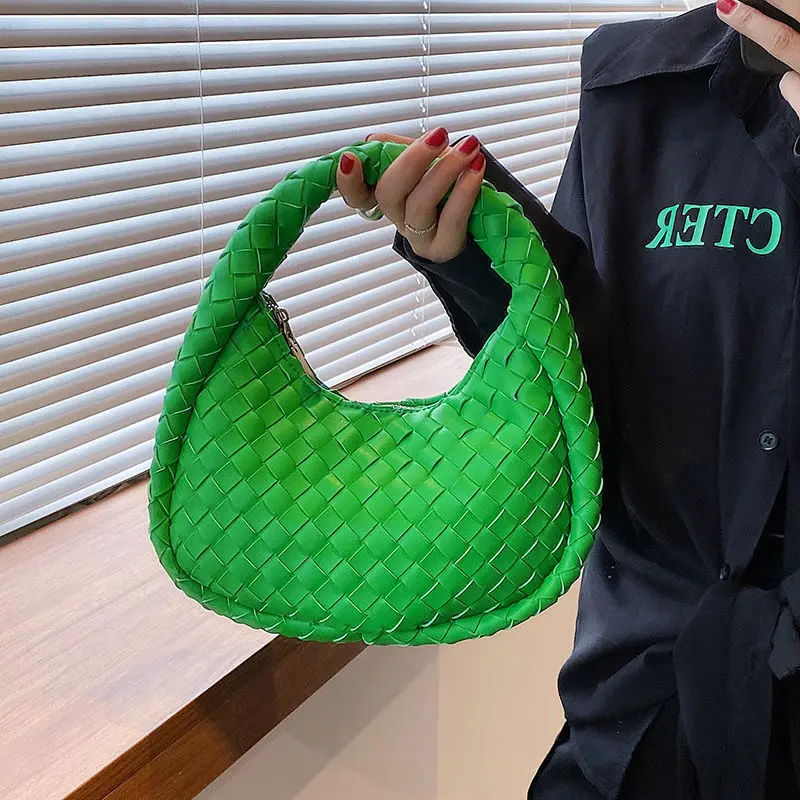 

New female senior feeling bag 2022 hand-made by pure color green package dumplings package joker high level clouds package