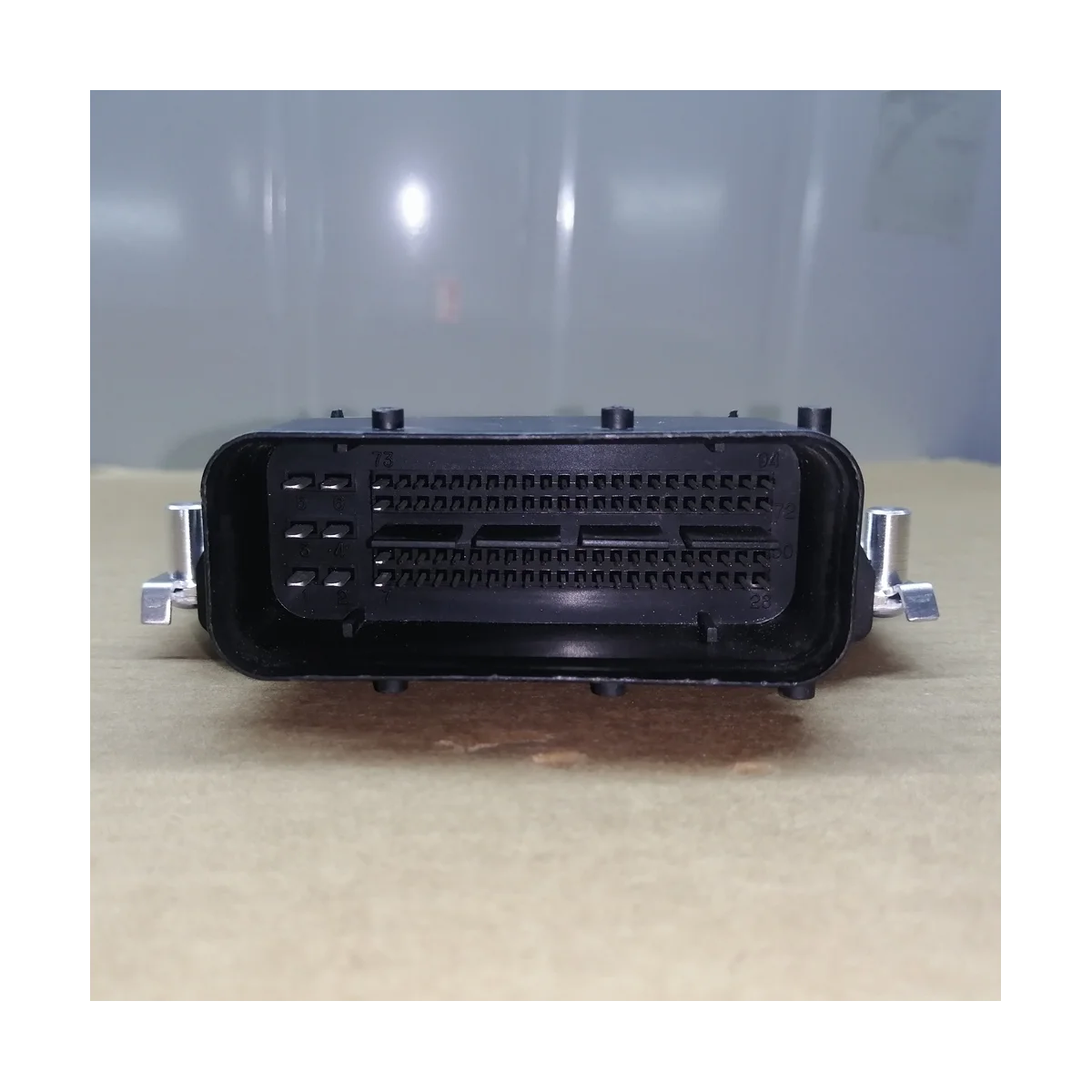 

Новая компьютерная плата двигателя 39104-03550 для блока электронного управления Hyundai M29B ME17.9.11.1 9001140907KC 3910403550