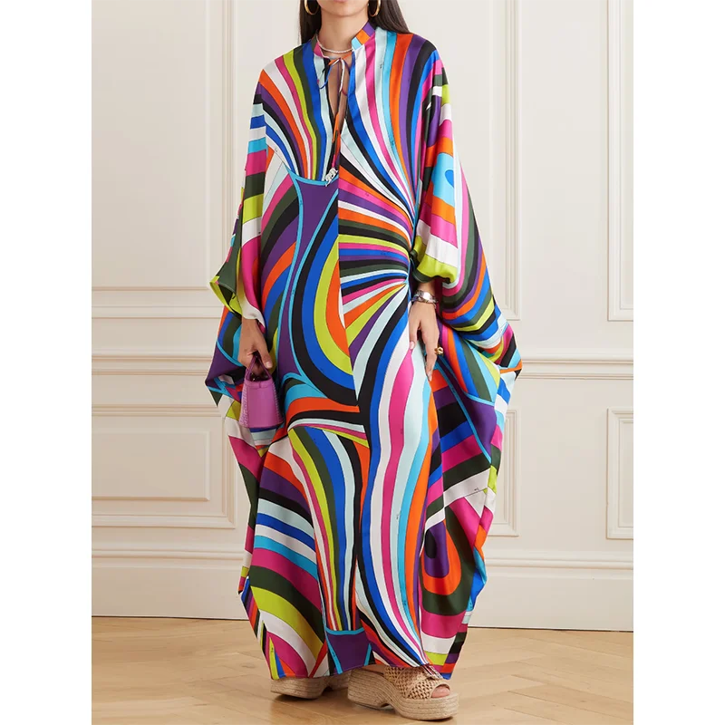 Женское платье-макси с рукавами летучая мышь и V-образным вырезом