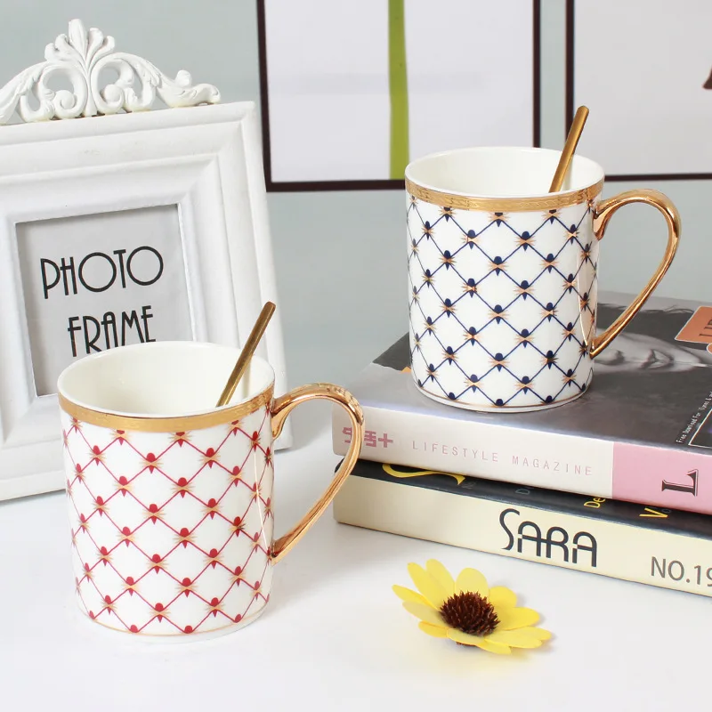

Женская Роскошная кружка из костяного фарфора, креативная чашка для воды, кофейная чашка, керамическая чашка с золотой ручкой, бытовая чашка для молока и завтрака