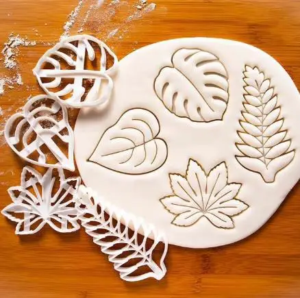 

New Creative Jungle Leaves Cookie Cutter Embossed Mould Turtle Palm Clover Plastic Biscuit Mold DIY Fondant Cake Decorating Tool