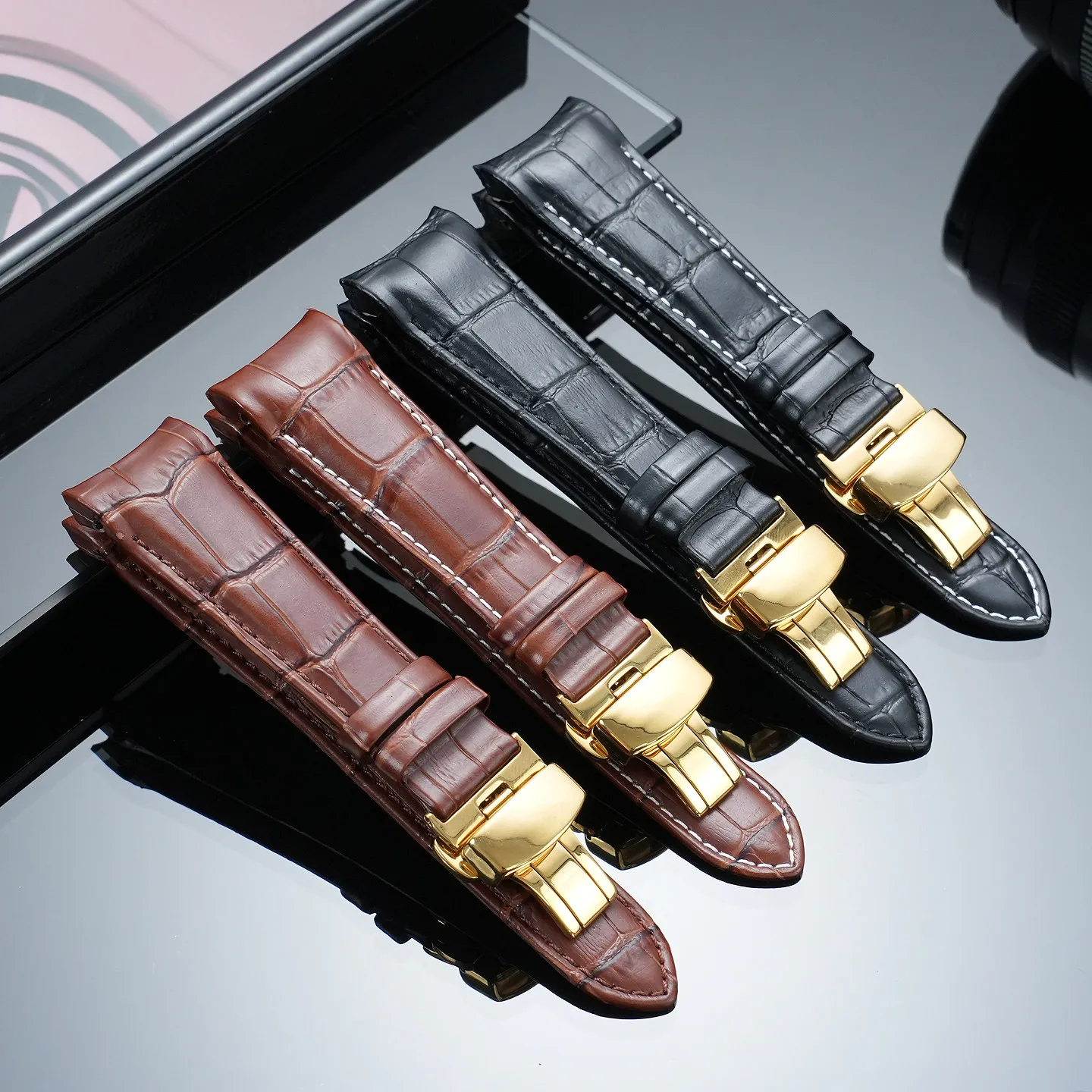 Фото Изогнутый ремешок из натуральной кожи для часов Versace V-SportII Series VFE130015 VFE160017 №2