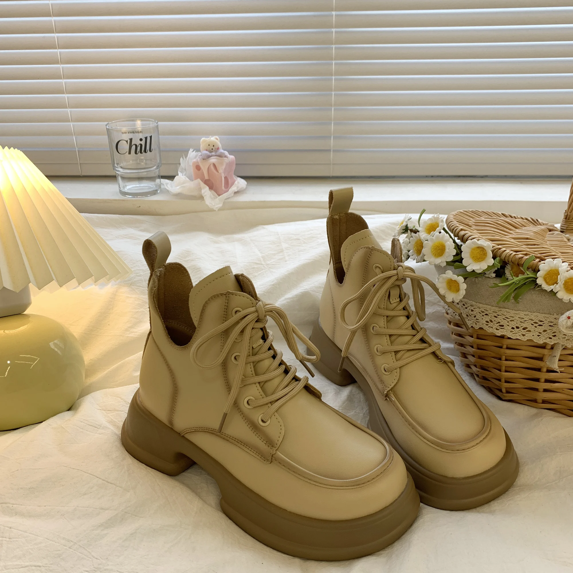 

Womens Sneakers Shoes 2022 Fashion Platform Designer Thick Sole New Heels Round Toe Retro Rome Med Basic Solid PU Rubber Lace-Up