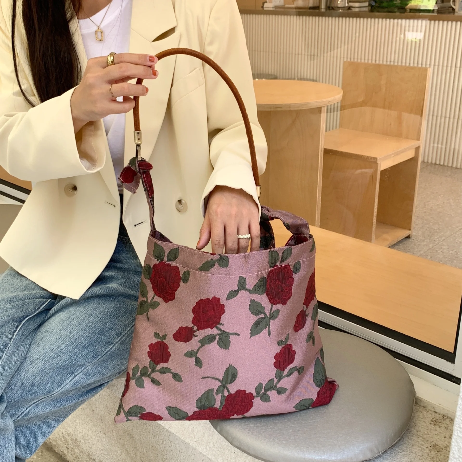 

Casual Shoulder Shopper Bag Vintage Jacquard Women's Handbags Fashion Satin Floral Ladies Tote Bag Elegant Female Underarm Bags