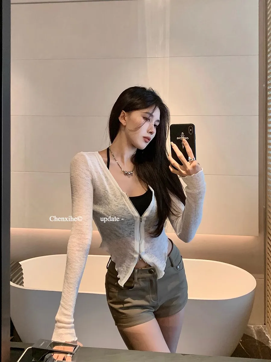 

French V-neck short cardigan knit outerwear popular for women this year, cool and high-end spring top