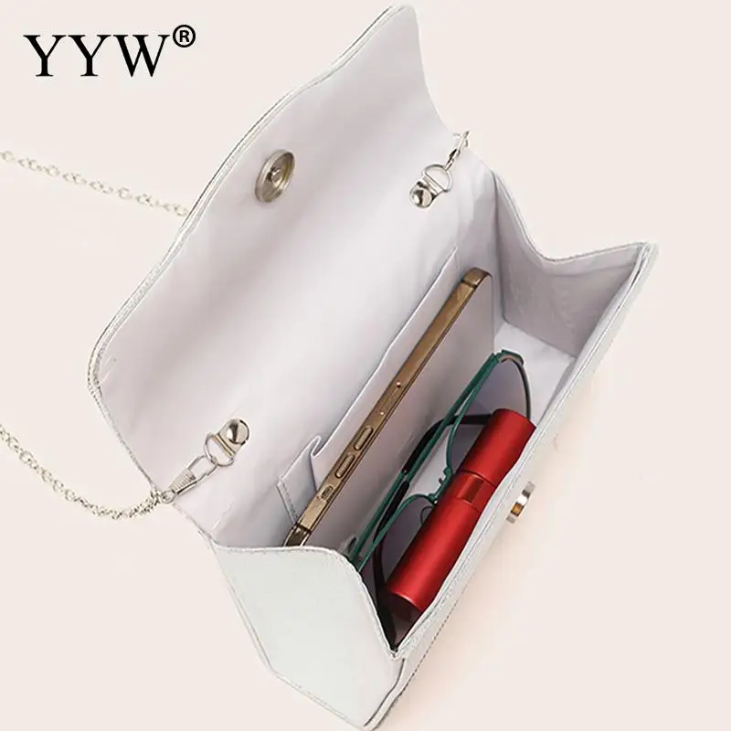 Рисунок 4 - Блестящая женская сумка-клатч с верхней ручкой