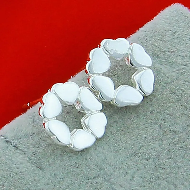 

Женские серьги-гвоздики из серебра 925 пробы