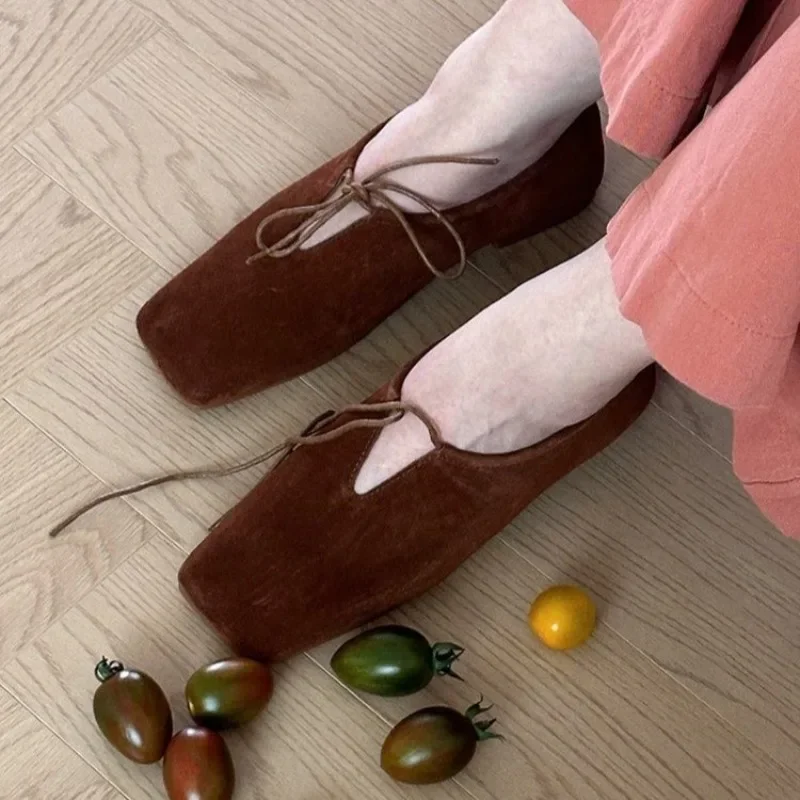 Женские лоферы в стиле ретро замшевые туфли на плоской подошве с квадратным