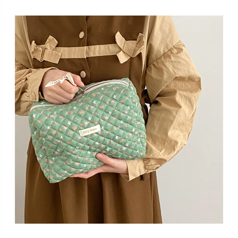 

Soft Cotton Quilting Makeup Bag Clutches For Women Cosmetic Storage Bag Organizer Cute Clutch Large Make Up Purse Toiletry Case