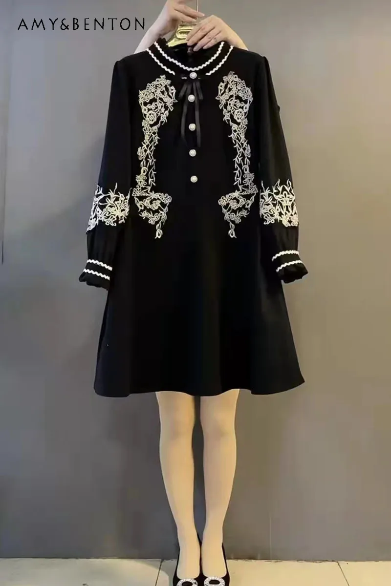 

Высококачественное модное Стильное свободное черное платье большого размера для полных девушек Новинка Осень 2022 модное платье до колен с вышивкой и цветами