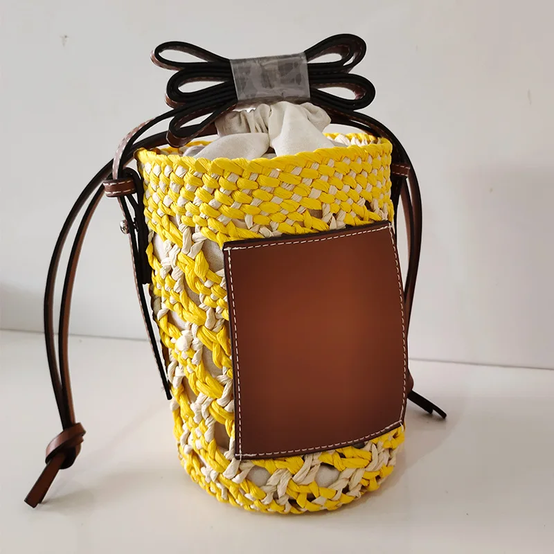 2023 New Fashion Versatile Shoulder Messenger Foreign Style Woven Handbag Luxury FashionSac A Main Plaid Bucket Straw Woven Bags