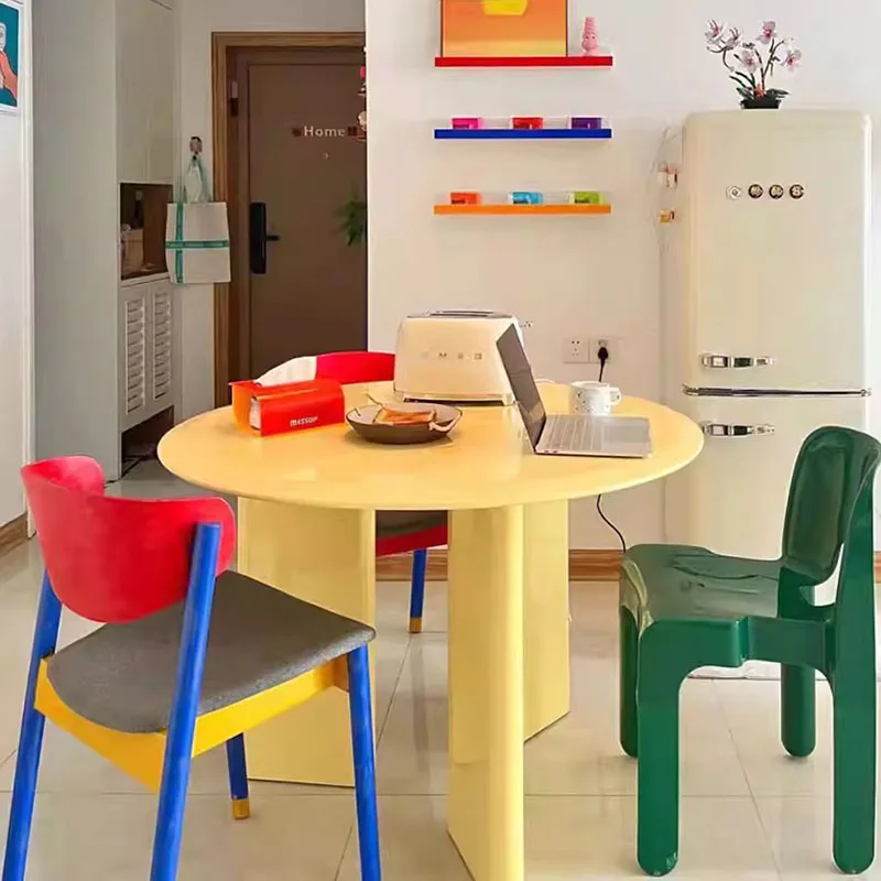 Круглые фотостулья для кухни Маленькие компактные скандинавские стулья