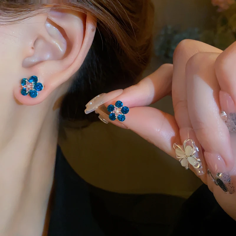 

DREJEW Blue Flower Earrings for Women 2023 Fashion Shiny Crystal Stud Earrings Party Wedding Jewelry for Women Free Shipping
