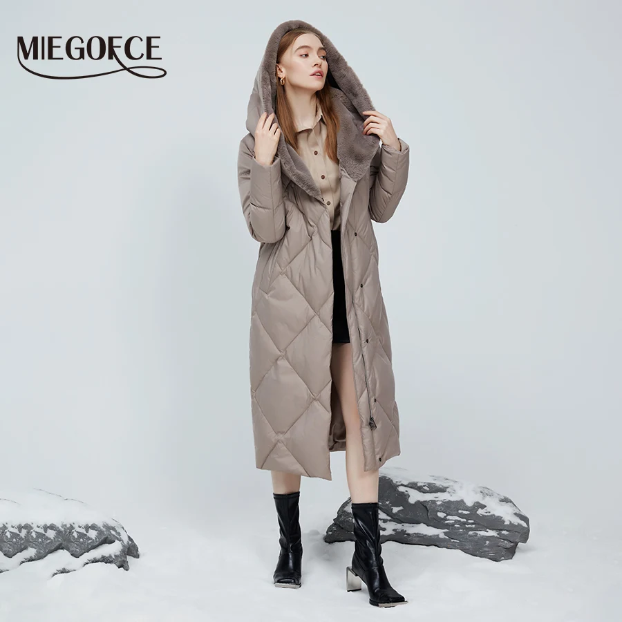 

Женская хлопковая куртка с капюшоном, с воротником-стойкой