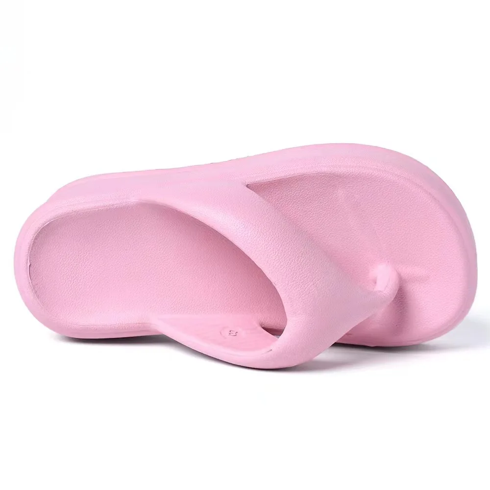 New Style Thick Soled Women's Flip-flops In Summer 2023 Soft Soled Outer Sandals Casual and Comfortable High-heeled Beach Shoes
