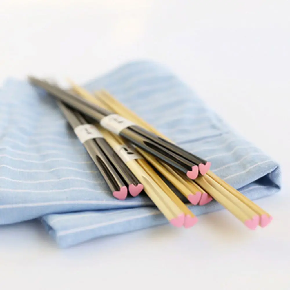 

1 Pair Japanese-style Lover Chopsticks Durable Eco-friendly Natural Wood Chopsticks Household Simple Reusable Wooden Kitchenware