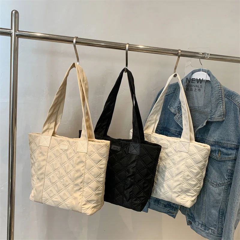 

Casual Nylon Quilted Shopper Bags for Women Designer Lingge Shoulder Bag Brands Padded Big Tote Female Overlarge Handbags Clutch