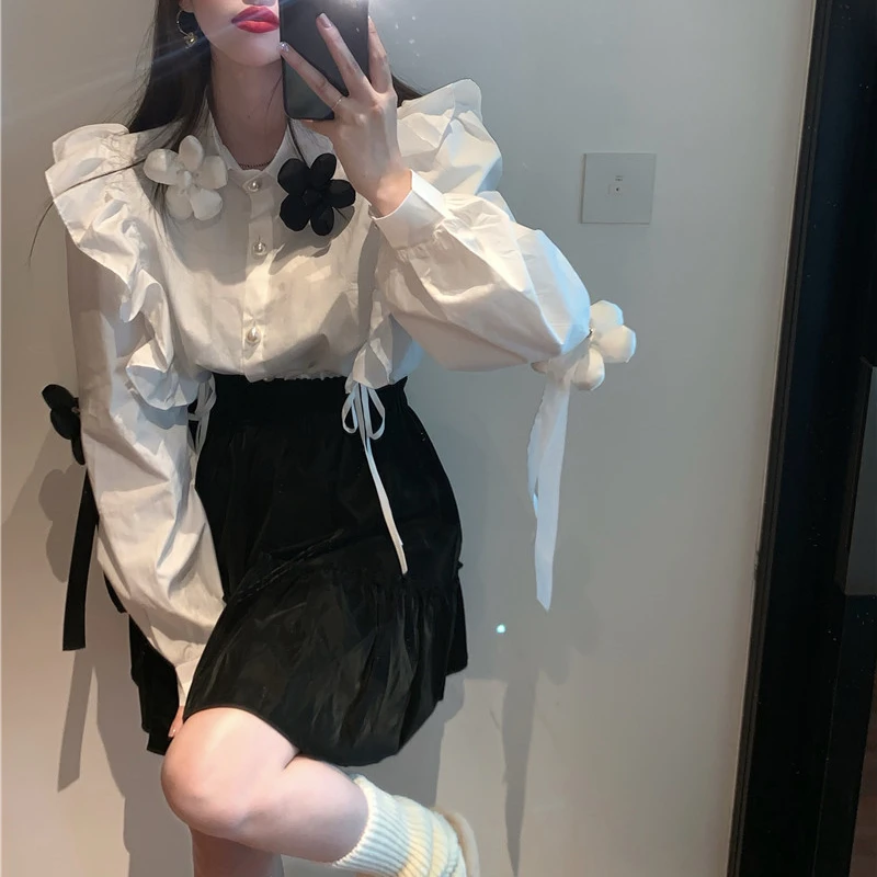 

Женская трехмерная блузка с цветами, дизайнерская нишевая белая рубашка средней длины с длинными рукавами, осенне-зимний французский топ с ...