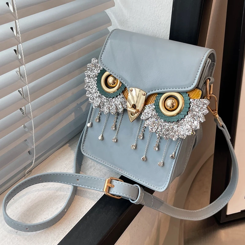 

Senior texture bag female summer 2022 new luxury messenger bag personality tassel single shoulder armpit small square bag