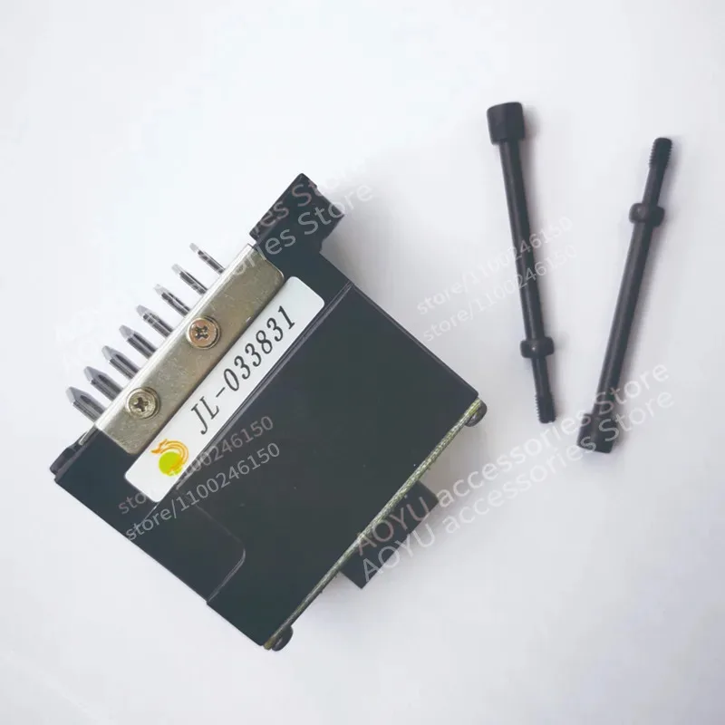 Фото Трехигольный (3) и восьмиигольный (8) селекторы JinLu JL-033831 для компьютеризированных плосковязальных машин №2