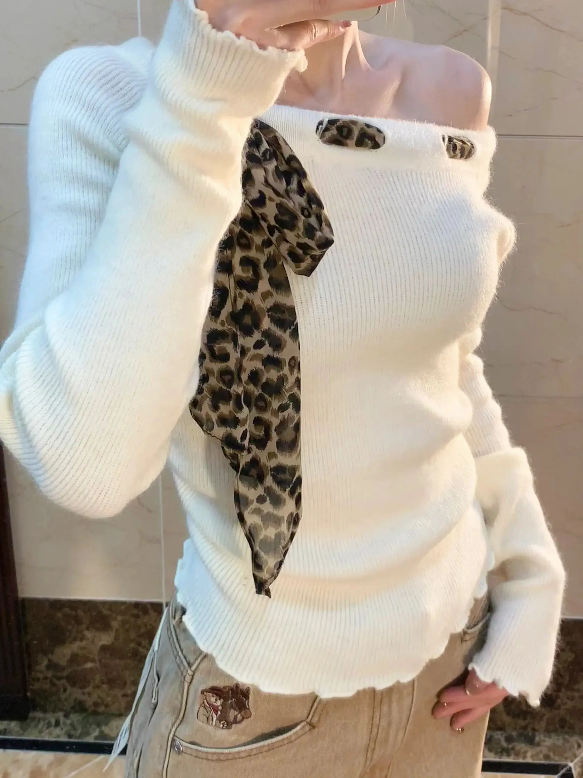 Корейская серия мягкий клейкий леопардовый принт косой воротник свитер с