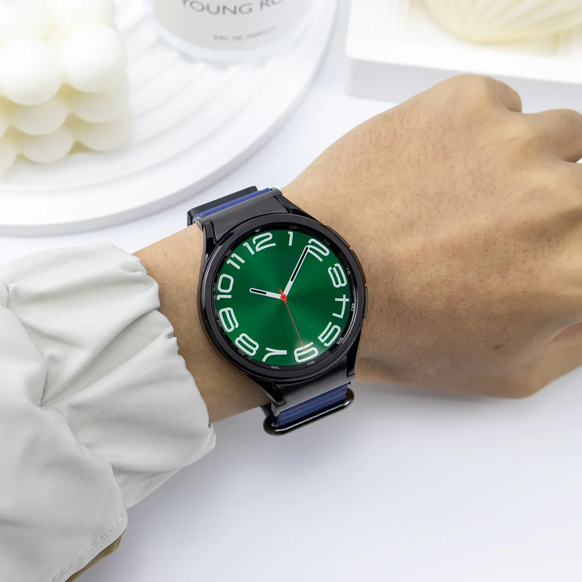 Ремешок Магнитный изогнутый для часов быстросъемный браслет Samsung Galaxy Watch 6 Classic 43 47