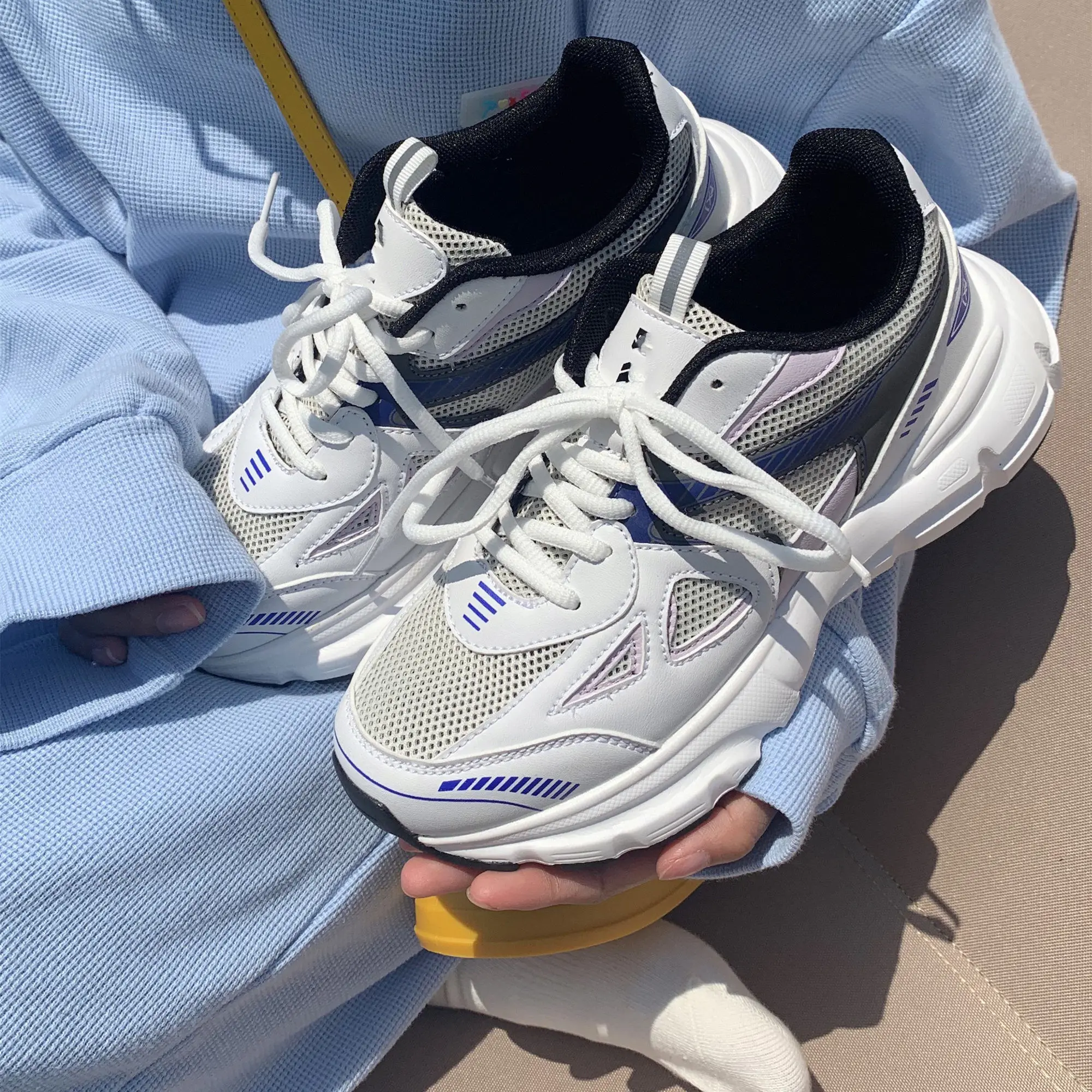 2023 Summer Retro Style Women Shoes Mesh Breathable Lightweight Sneakers Women Casual Running Platform Sports Shoes Woman