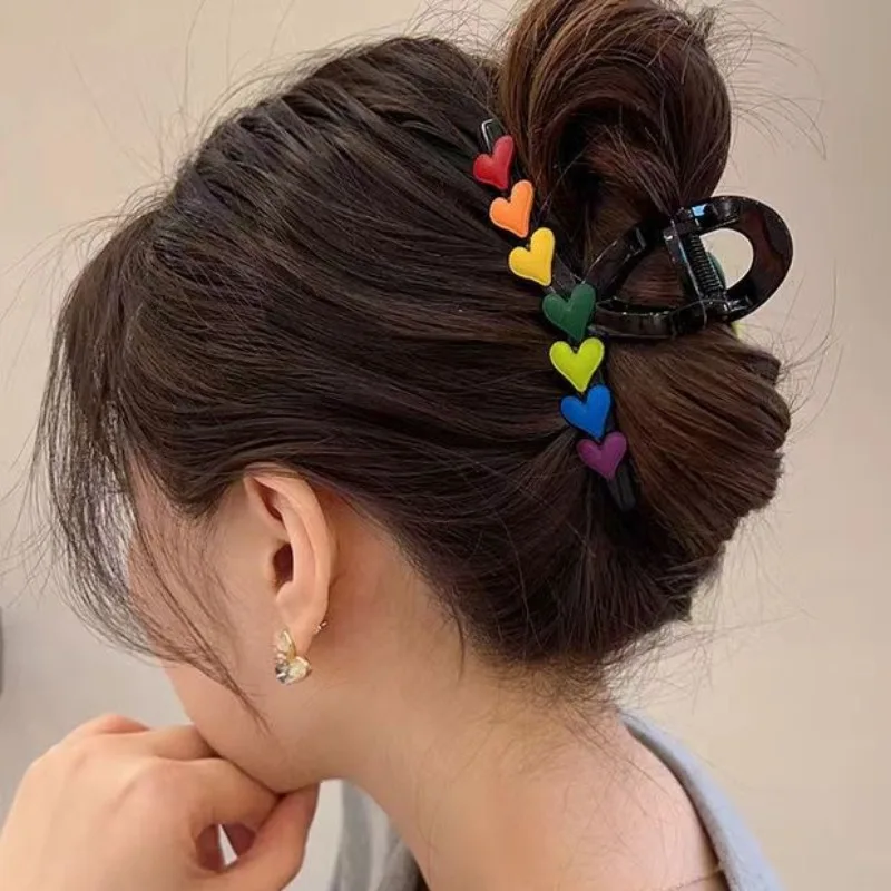 Рисунок 2 - Женская заколка для волос в виде