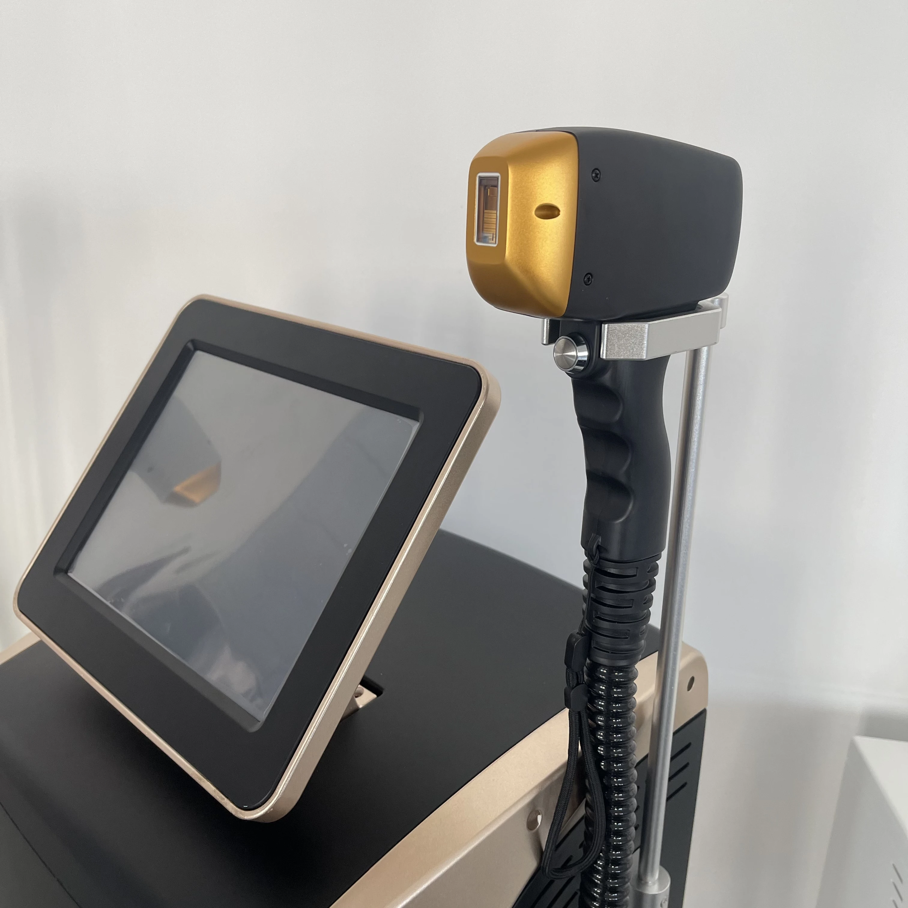 

Diode Professional Ice Titanium Laser Permanent Hair Remover Portable 808 2023 755 Alexandrite Device 4 Wave IPL