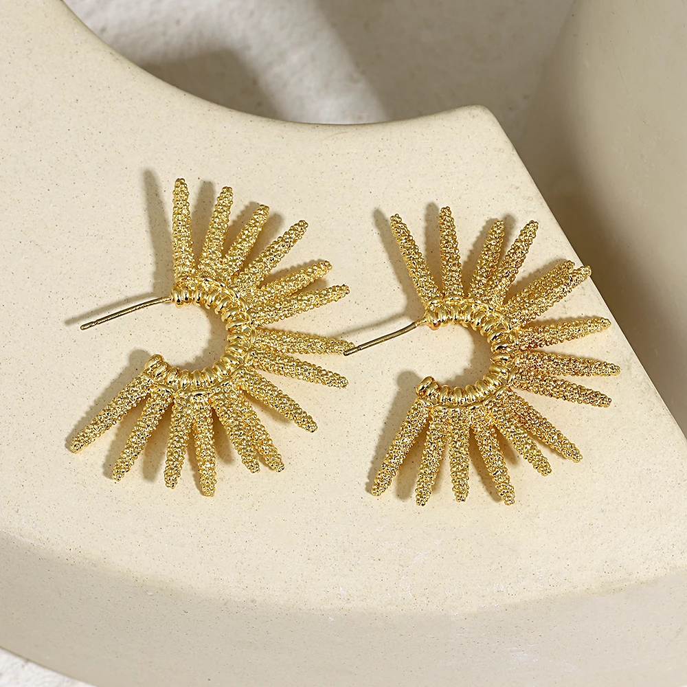 

Unique Design Metal Sun Rays Hollow Stud Earrings for Women Gold Plated Irregular Sunflower Earrings Trendy Jewelry Gifts