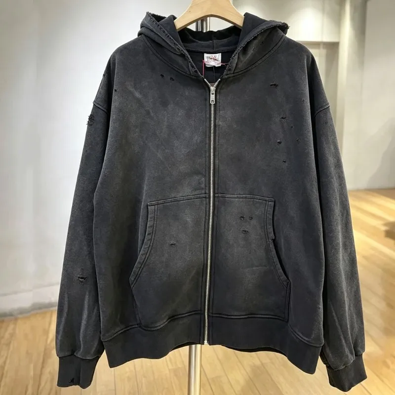 Фото Куртка в стиле Y2K Hiphop Street, винтажная, с эффектом потертости, черная, с молнией Saint, худи для мужчин и женщин, флисовая, оверсайз. №1