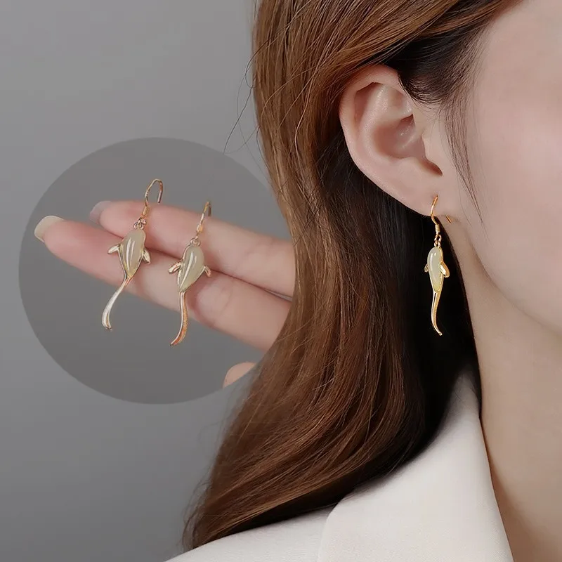 

New Fashion Handmade Simple Design Antique Imitation Jade Earrings Dolphin Pendant Earrings Dropshipping Drop Earrings for women