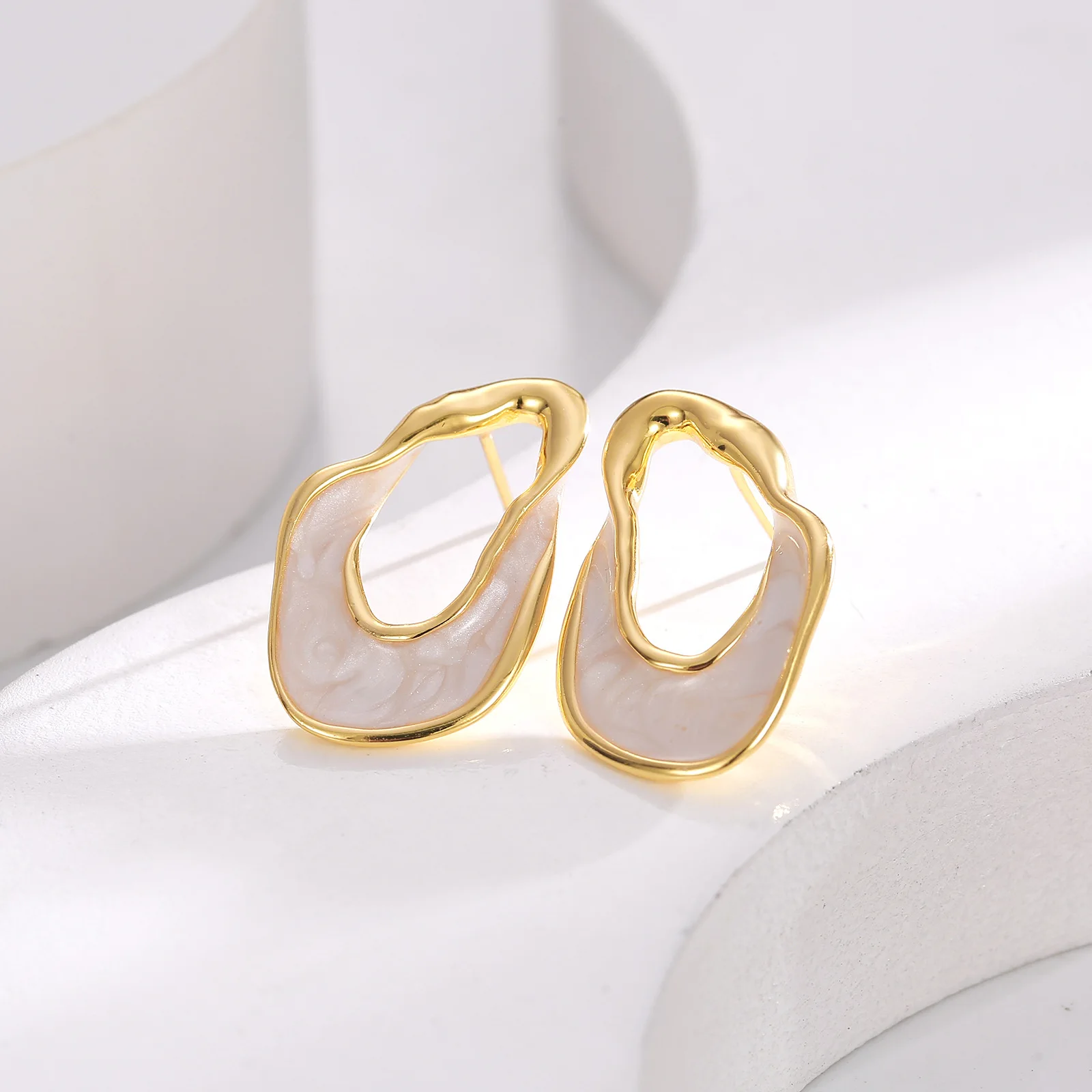 

French Vintage High Irregular Fashion Personality Earrings Woman