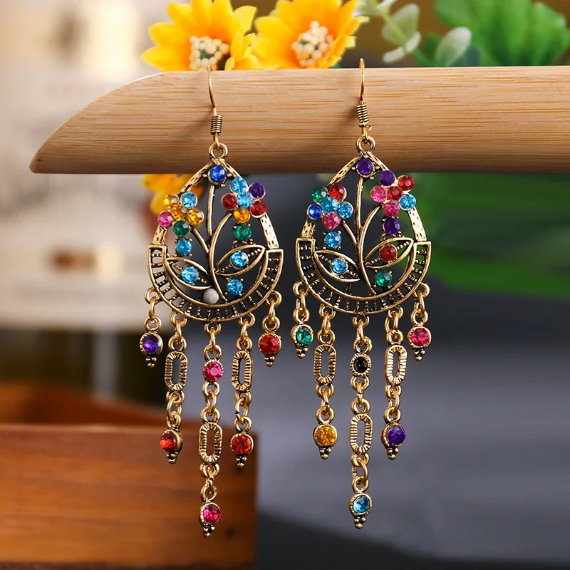 

Bohemian Vintage Plum Blossom Earrings Long Hollow Rhinestone Gold Color Metal Tassel Earrings for Women Party Wedding Jewelry