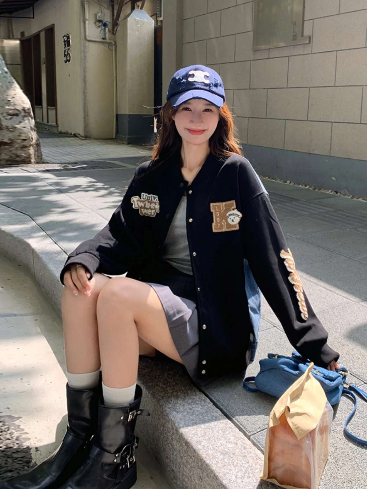 Бейсбольная форма с черными буквами верхняя одежда женская весна и осень 2024