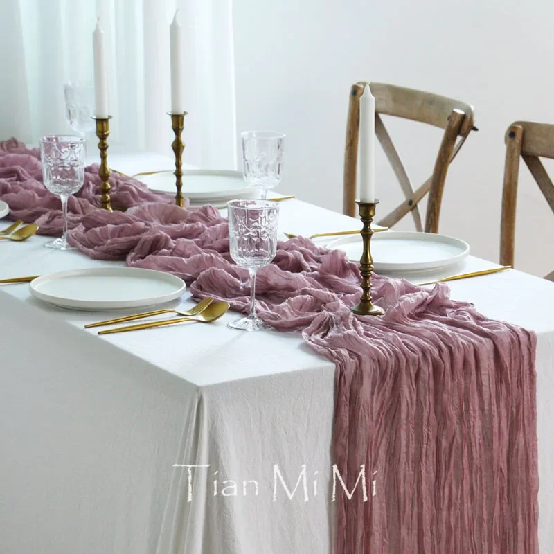 

Скатерть-дорожка SUMMERTREE полупрозрачная розового цвета