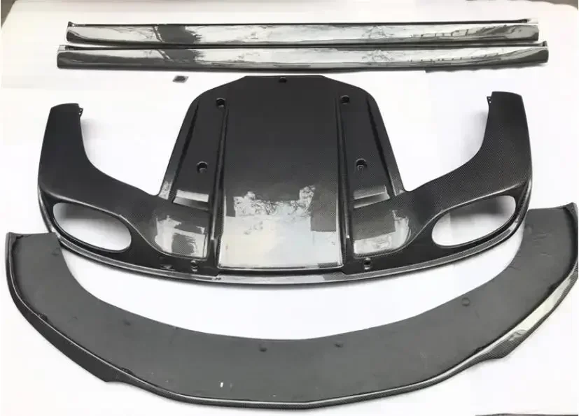 Новинка! Комплект для корпуса из настоящего углеродного волокна Bentley Continental GT 2012