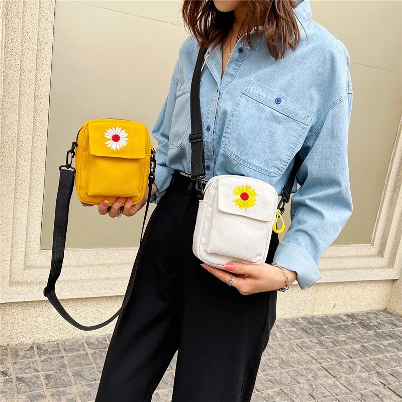

2022 Daisy Small Canvas Bags for Women Cartoon Shoulder Bags Cookie Crossbody Bags Small Phone Purse Ladies Handbags