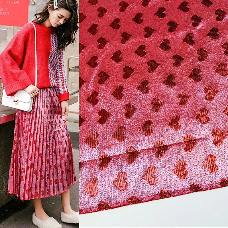 

Модная жаккардовая Ткань с красным сердечком, окрашенная в пряжку, для женского платья, пальто, куртки, Stoffa Tuch Ткань Tela, Ткань «сделай сам» дл...