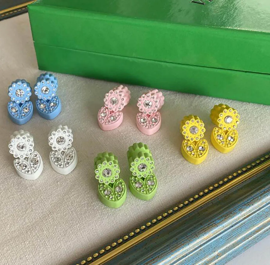 

Blogger ins SUN daisy fashion small fresh sweet earrings painted sweet flowers net simple shiny rhinestone delicate stud earring