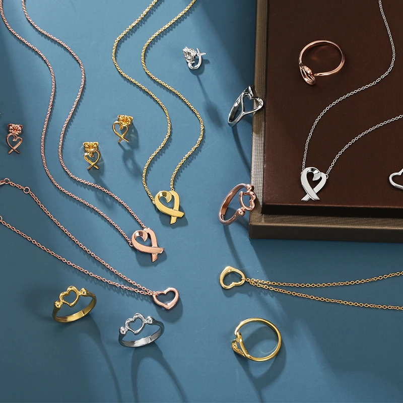 Женское кольцо из серебра пробы с открытым сердечком