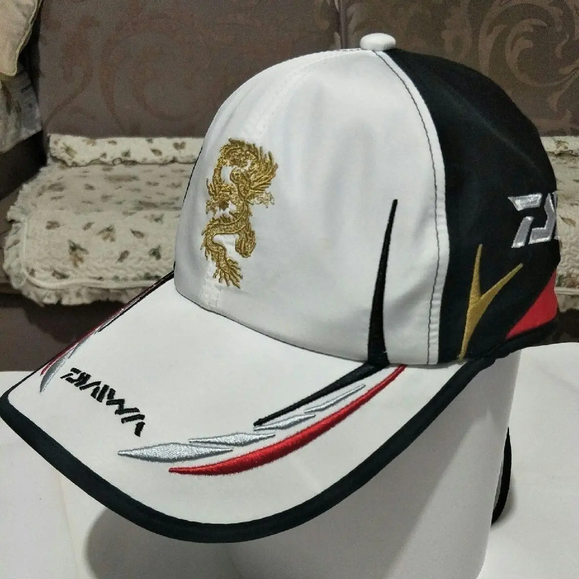 

White Sun Protection Fish Hat Lightweight Adjustable Elastic Band Embroidery Dragon Fishing Caps for Men