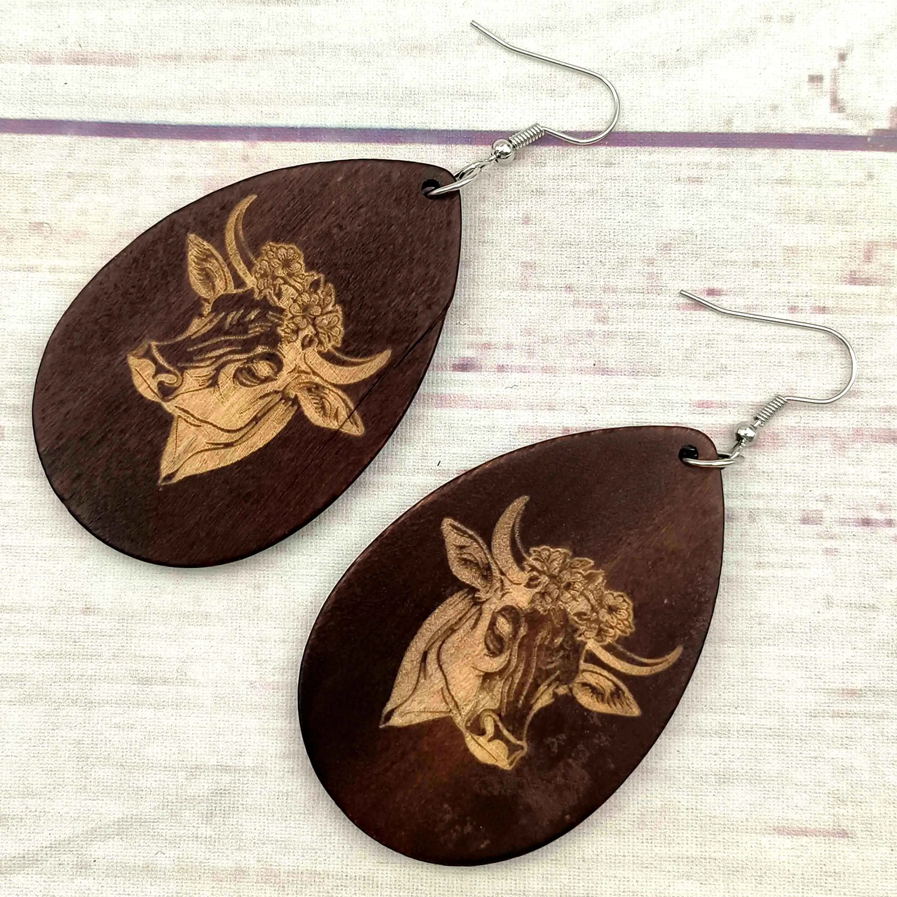 Женские серьги в форме крупного рогатого скота