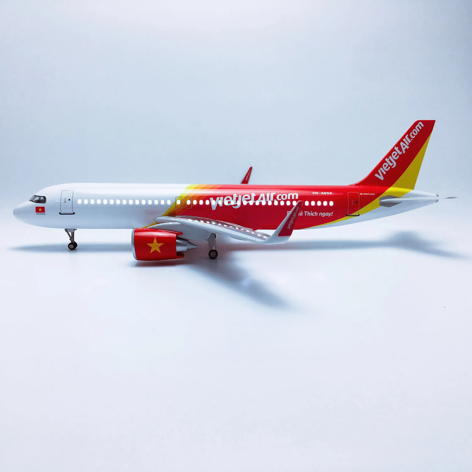 Распродажа 1:80 47 см из смолы с колесами и светодиодной подсветкой Самолеты Airbus A320neo Vietjet Air Toy Модель самолета 320 Вьетнам (art.: 3920ceed43f25) - 3920ceed43f25