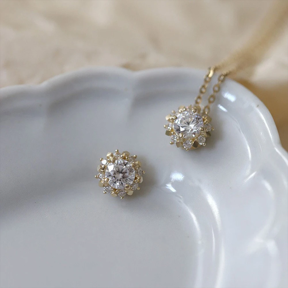 Цепочка с подвеской в виде маленького солнца из циркония серебро 925 пробы