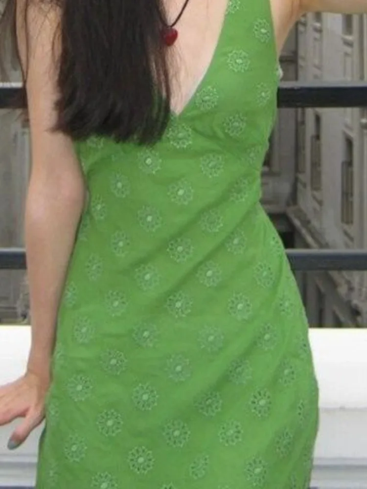 Женское винтажное платье с принтом зеленое без рукавов V-образным вырезом