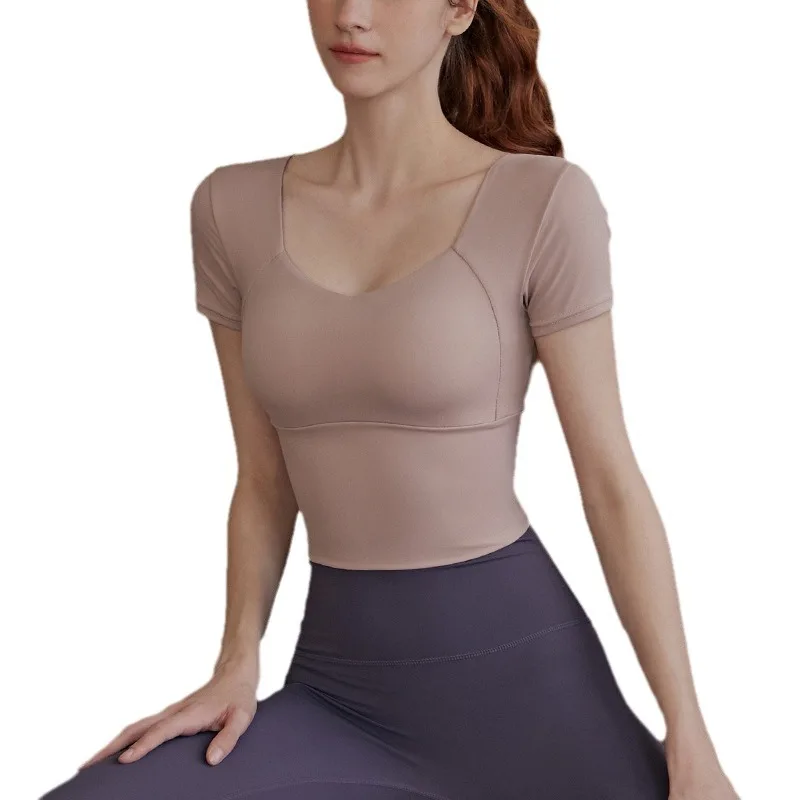 Тонкие однотонные футболки для женщин с нагрудными подушечками Футболки йоги