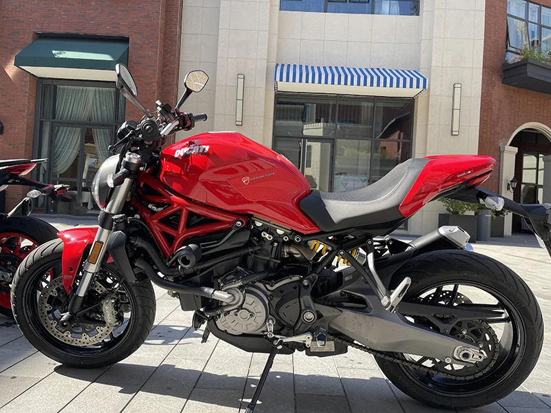 Фото Для Ducati Monster 821, паста для топливного бака, противоскользящая паста, боковая паста, высококачественная боковая накладка на бак мотоцикла, 2023, новинка №4