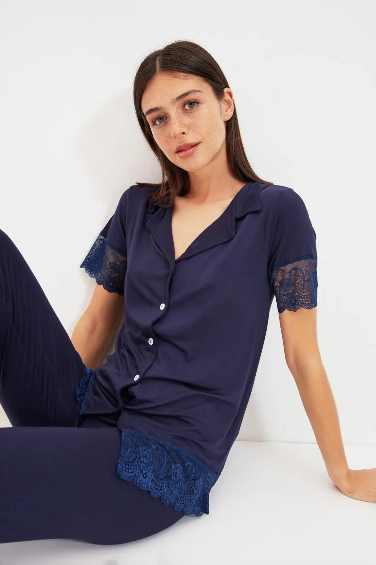 

Trendyol Lace Detail Knitted Pajamas Set THMAW22PT0711