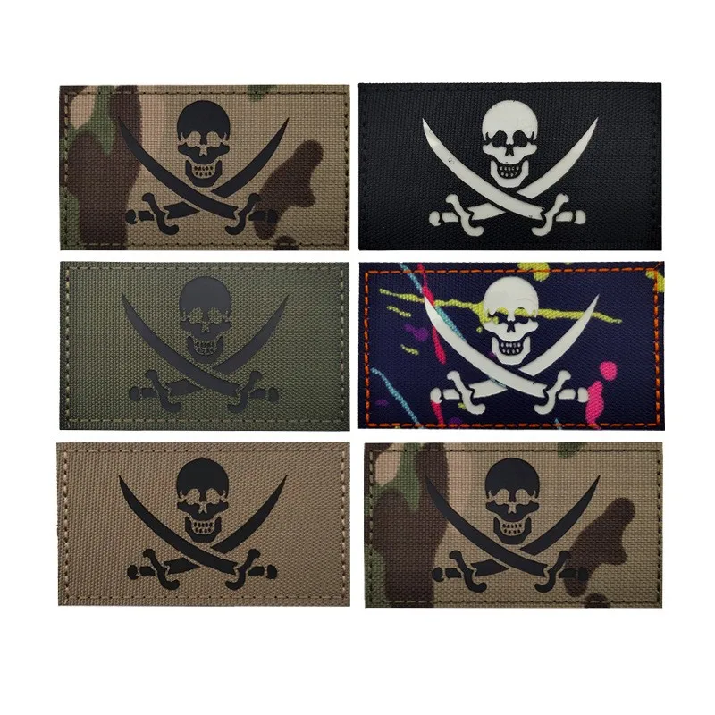 

Reflective Luminous Patch Pirate Flag Armband Hook and Loop Cloth Sticker Morale Badge Night Identification Badge Backpack Patch